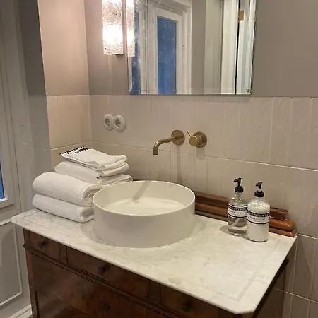 Jordaan Canal - Private Ensuite Гостевой дом 2*
