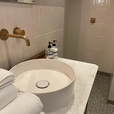 Jordaan Canal - Private Ensuite Pensionat 2*
